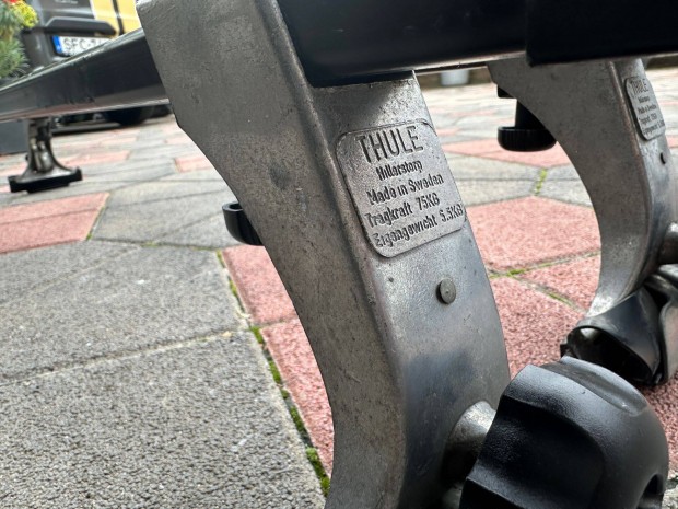 Thule tetőcsomagtartó esőcsatornával ellátott autókhoz 127cm