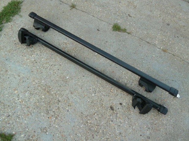 Thule tet�csomagtart� r�d szersz�m n�lk�l szerelhet� kulcsal z�rhat� t