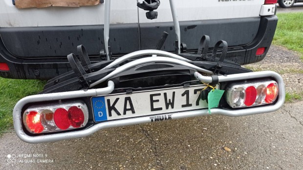 Thule vonóhorogra szerelhető kerékpárszállító kerékpártartó