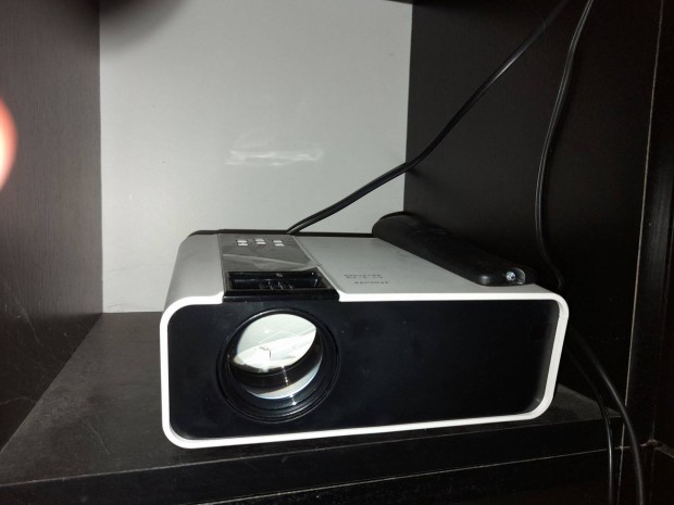 Thundeal TD90 HD mini projector elad