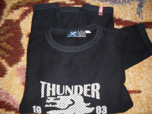 Thunder cross ways necc anyagú vagány fekete pulóver