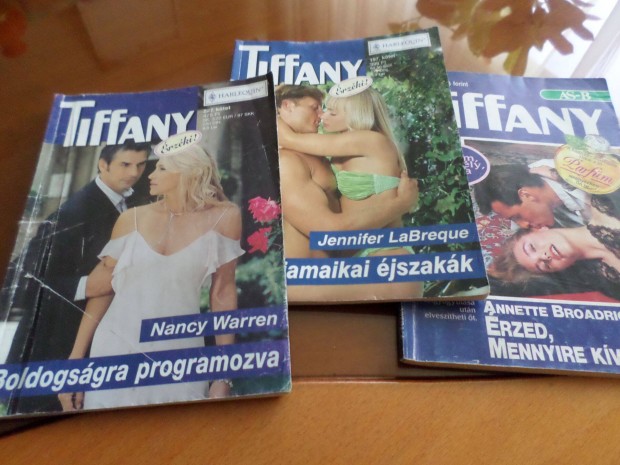 Tiffany Boldogsgra programozva Nancy Warren 3 db egytt romantikus