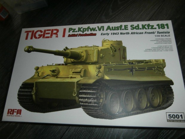 Tiger I Rye Field Model 1:35 tank makett