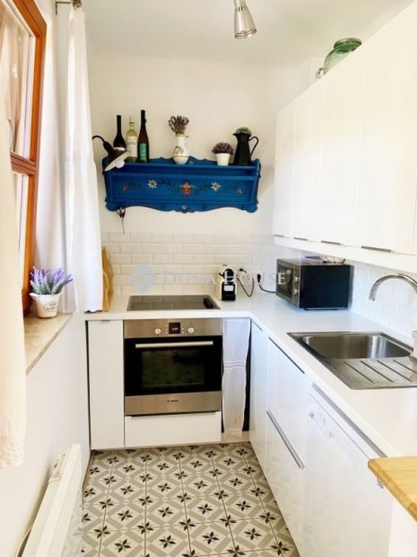 Tihanyi 104 nm-es h�z elad�