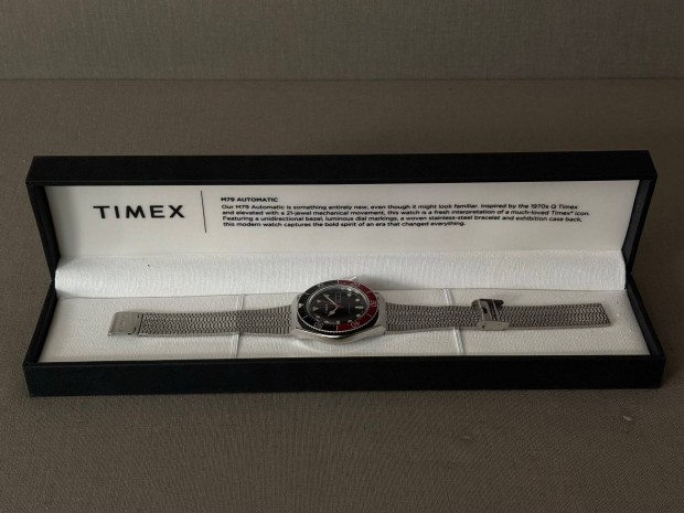 Timex M79 ra Timex Q Reissue TW2U83400