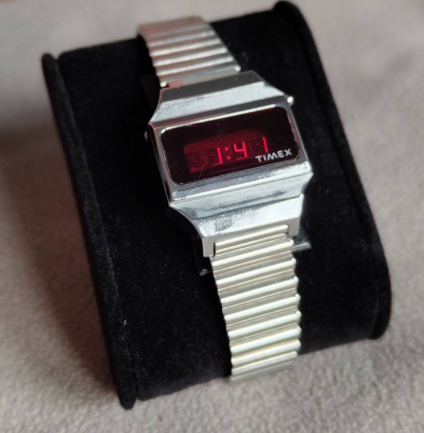 Timex vintage LED-es ni karra
