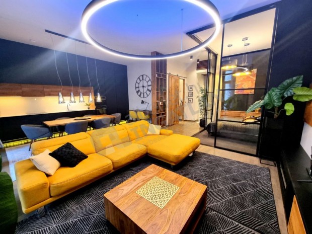 Tinódi utcában loft lakás kiadó