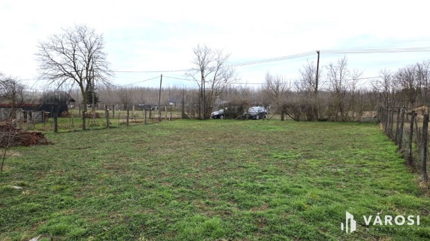 Tip-Top telek j� �ron Mikep�rcs keleti r�sz�n