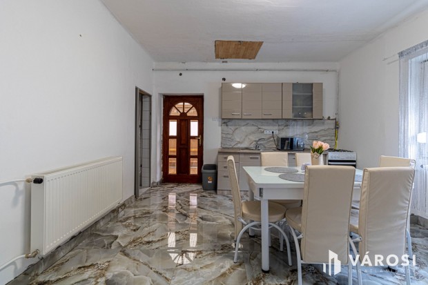 Tip-top kis h�z b�k�sen