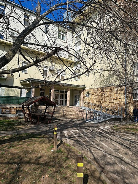 Tipp-Topp kis lak�s Kiad�!