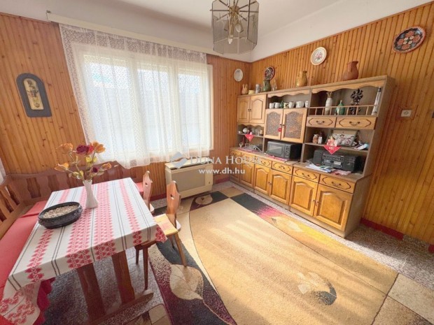 Tiszaeszl�ri elad� 120 nm-es h�z