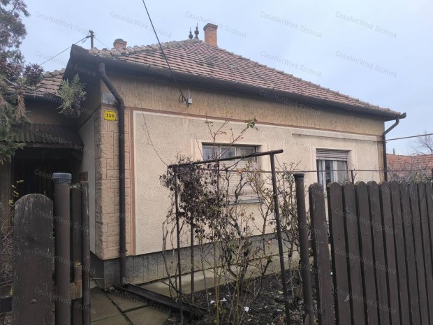 Tiszaf�ldv�ri 79 m2-es csal�di h�z elad�!