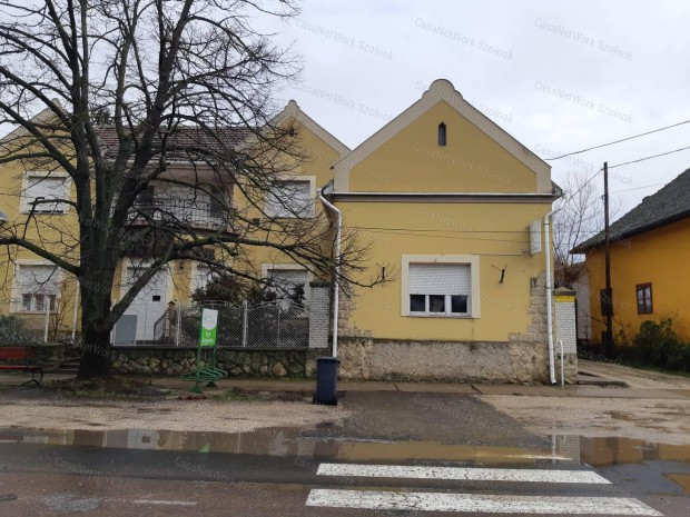 Tiszaf�ldv�ron kiad� �zlethelyis�g!