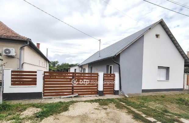 Tiszaf�redi 112 nm-es h�z elad�