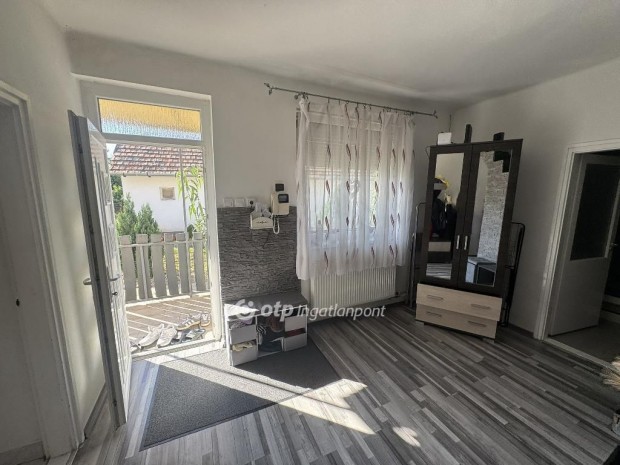 Tiszaf�redi 113 nm-es h�z elad�