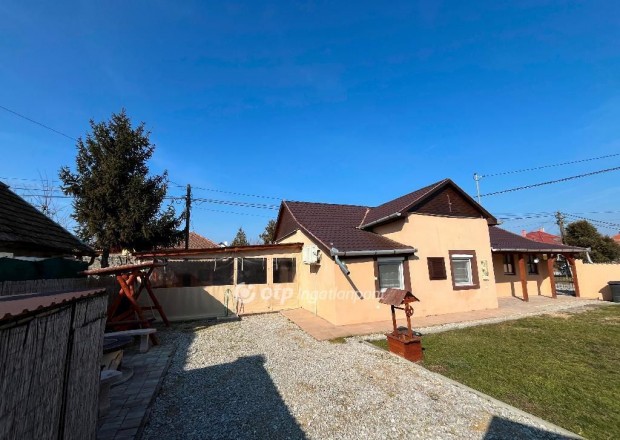 Tiszaf�redi 66 nm-es h�z elad�