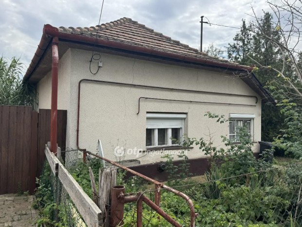 Tiszaf�redi 82 nm-es h�z elad�