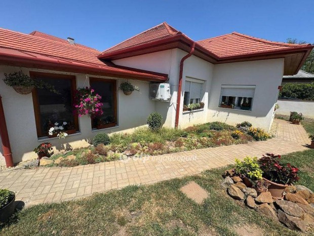 Tiszaf�redi elad� 107 nm-es h�z #4991233