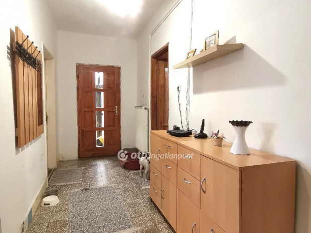 Tiszaf�redi elad� 86 nm-es h�z