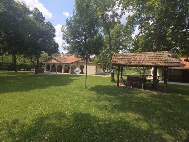 Tiszak�cskei 200 nm-es h�z elad�