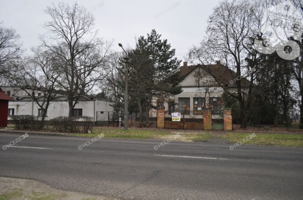 Tiszak�cskei 960 nm-es ipari ingatlan elad�