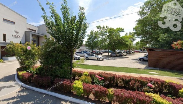 Tiszak�csk�n a Barack Hotel k�zel�ben 8 szob�s �d�l�h�z ELAD� !