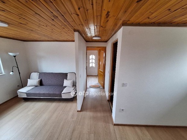 Tisza�rsi 36 nm-es h�z elad�