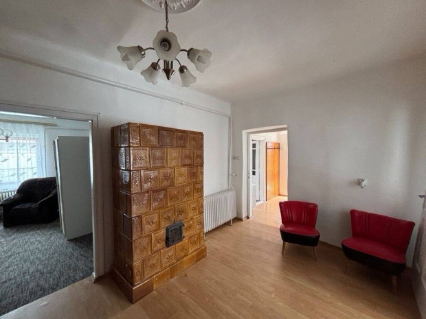 Tiszapalkony�n k�t gener�ci�s csal�di h�z elad�!