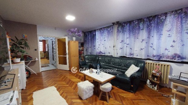 Tiszaroffi 108 nm-es h�z elad�