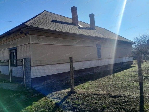 Tiszasasi elad� 70 nm-es h�z