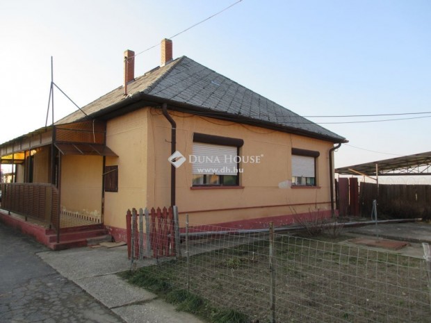 Tiszateleki elad� 124 nm-es h�z