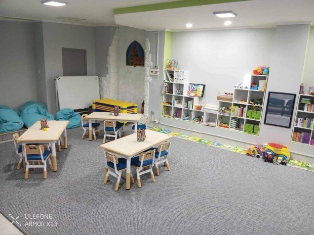 Tisza�jv�ros, Szederk�nyi �ton �zlethelyis�g elad�!