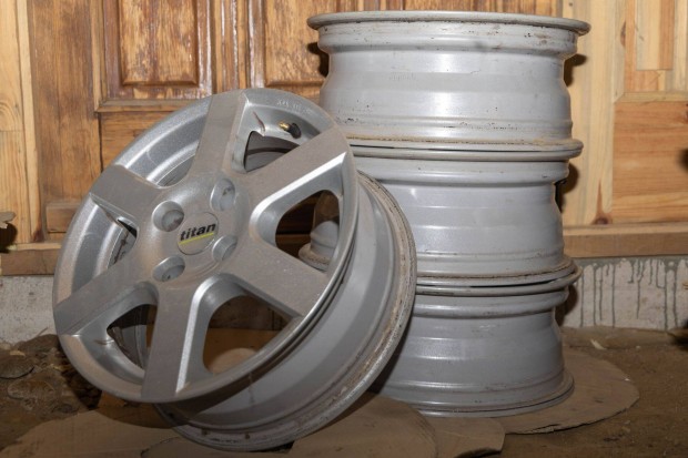 Titan felni szett elad�