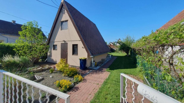 T�alm�si nyaral�, 10 percre a strandt�l elad�