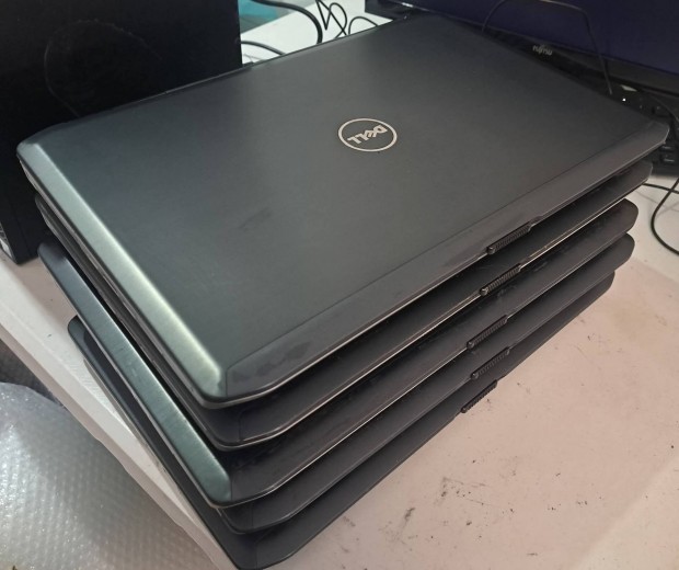 T�bb db laptop elad�