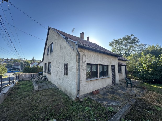 T�bb gener�ci� sz�m�ra csal�di h�z elad�!