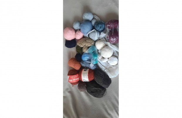 T�bbf�le fonal - k�zi �s g�pi, k�t�t�, horgol�t� hagyat�kb�l