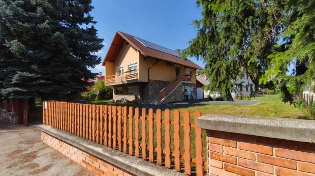 Többgenerációs családi ház Balatonfüreden
