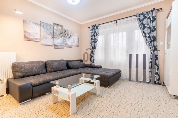 T�bbgener�ci�s h�z + 270m2-es m�hely Pusztav�mon