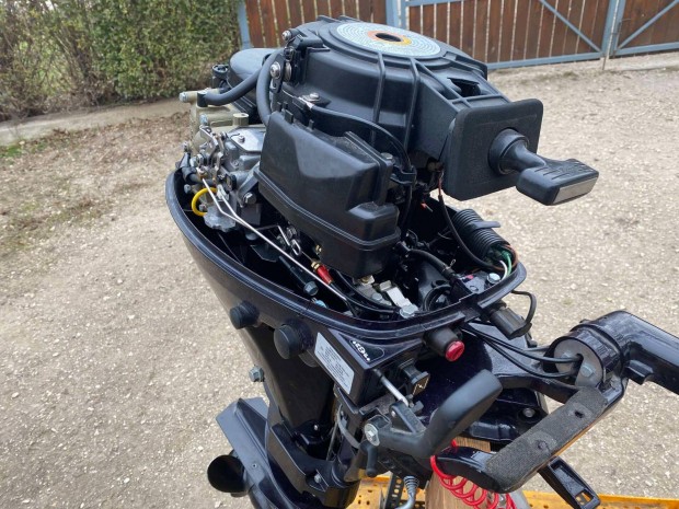 Tohatsu 9.8 Csónakmotor