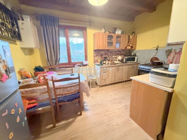 Tokaji 80 nm-es h�z elad�