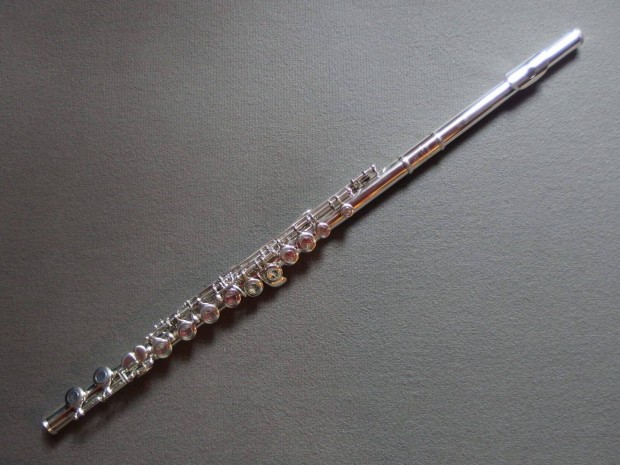 T�k�letes Yamaha 411 II ez�stfuvola