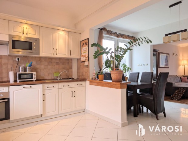 T�k�letes csal�di otthon a kertv�rosban!