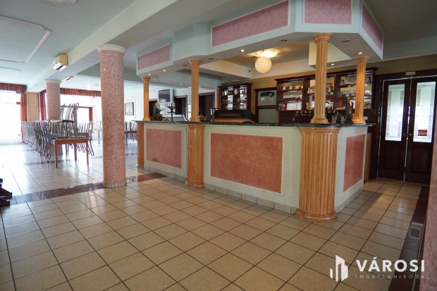 T�k�letes helyen, j� �llapot� vend�gl�t� egys�g elad�!