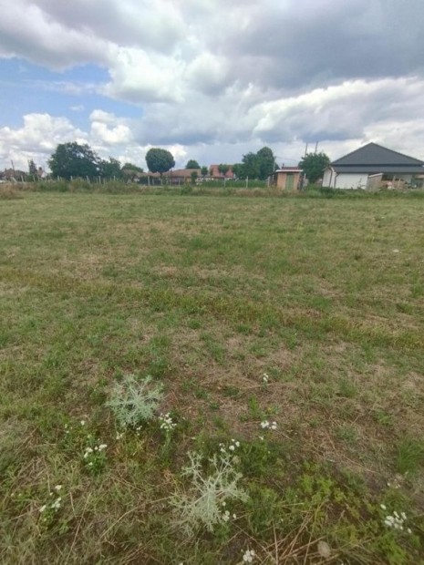 Tököl, HÉV-állomáshoz közeli terület, 677 m2-es, telek