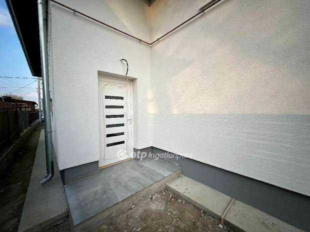 T�k�li elad� 66 nm-es lak�s