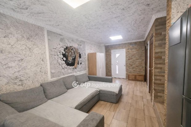 T�k�li elad� 67 nm-es h�z