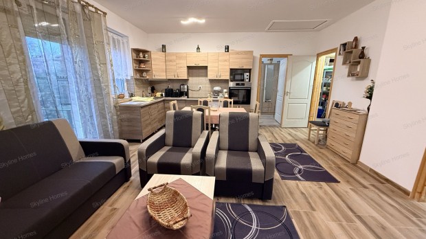 T�k�l�n elad� sorh�zi lak�s!