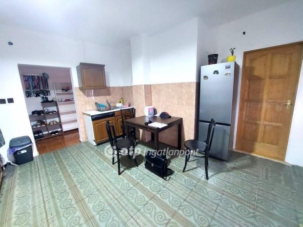 Tolcsvai 98 nm-es h�z elad�