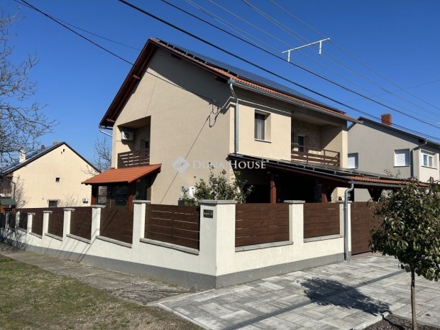 Tolnai 195 nm-es h�z elad�